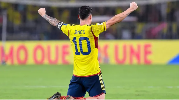 James Rodríguez festeja la victoria de Colombia ante Brasil en Eliminatorias.
