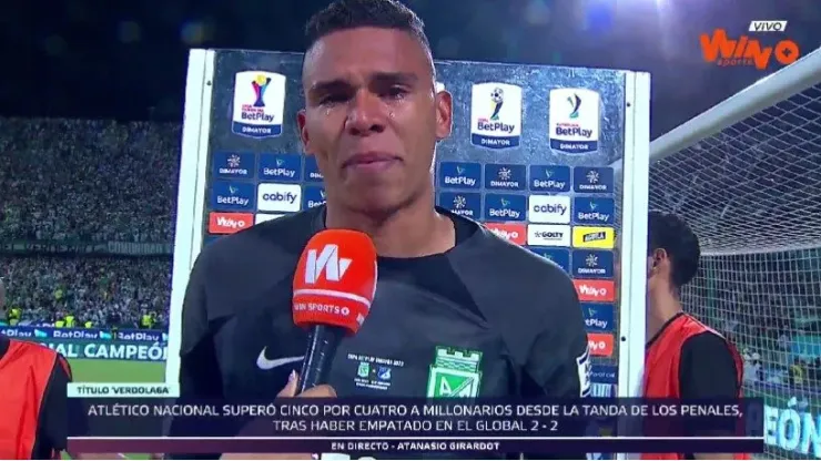 Kevin Mier, hablando en medio del llanto, tras ganar la final de la Copa Colombia con Atlético Nacional.
