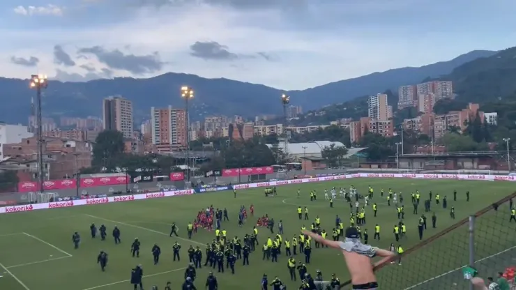 "Hoy salen en tanqueta": el particular canto de la hinchada de Nacional