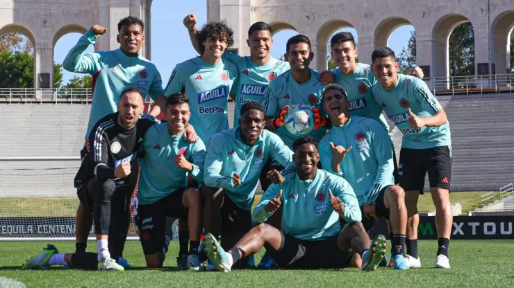 Jugadores de la Selección Colombia en entrenamiento, previo al duelo con México.
