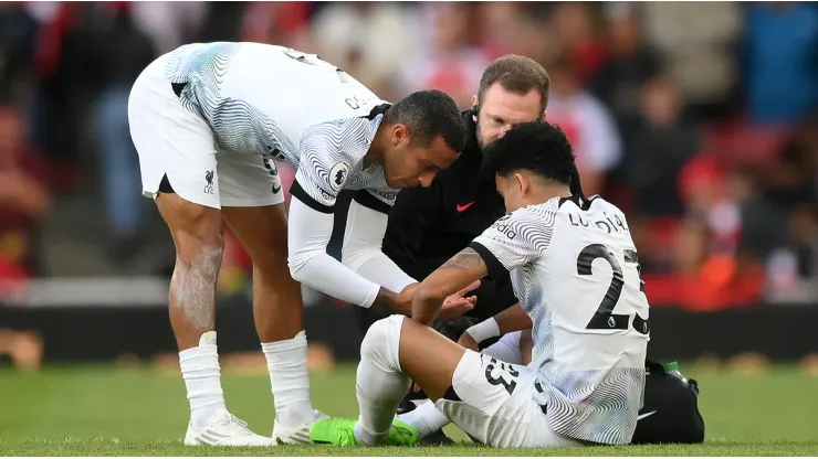 Thiago Alcantara y Luis Díaz, compañeros de equipo en el Liverpool.
