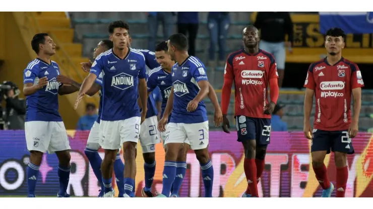 Jugadores de Millonarios F. C. celebran el quinto gol anotado a Deportivo Independiente Medellin durante partido de la fecha 1 entre Millonarios F. C. y Deportivo Independiente Medellin por la Liga BetPlay DIMAYOR I 2024 jugado en el estadio Nemesio Camacho El Campin de la ciudad de Bogota.  Photo: VizzorImage / Luis Ramirez.
