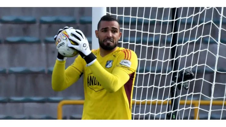 Álvaro Montero de Millonarios F. C. durante partido de la fecha 1 entre Millonarios F. C. y Deportivo Independiente Medellin por la Liga BetPlay DIMAYOR I 2024 jugado en el estadio Nemesio Camacho El Campin de la ciudad de Bogota. Photo: VizzorImage / Luis Ramirez.
