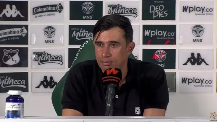 Jhon Bodmer en la rueda de prensa con Atlético Nacional ante Deportivo Cali.
