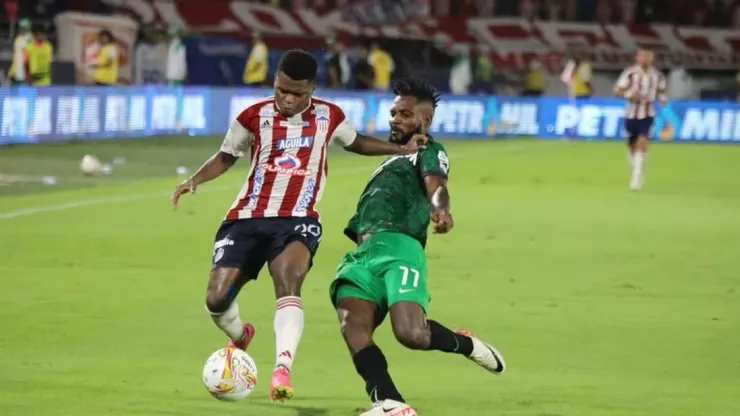 Atlético Nacional mejoró y le sacó un empate al Junior en Barranquilla