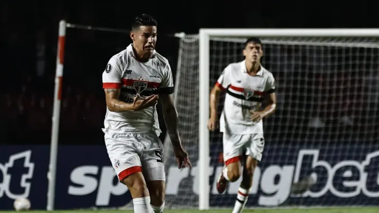 James durante el partido Sao Paulo vs. Cobresal.
