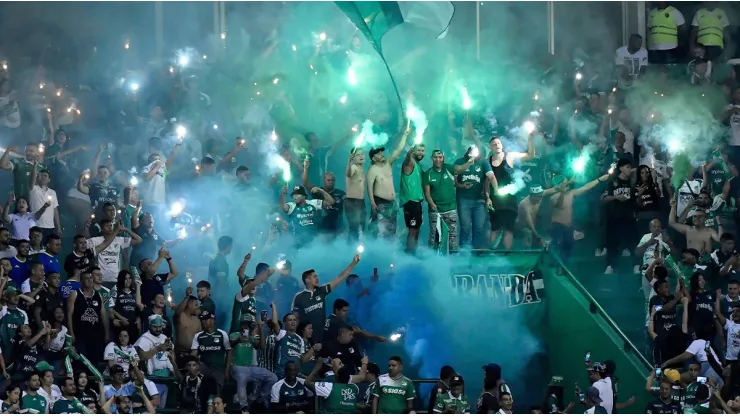 Problemas de orden público con los hinchas del Deportivo Cali en el estadio de Palmaseca.
