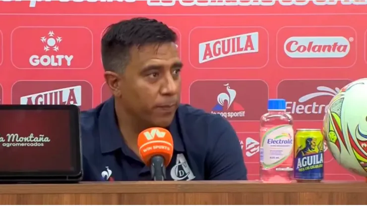 César Farías, tras el empate sin goles de América contra Pasto en Cali.
