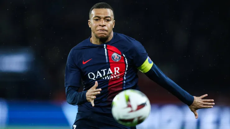 Mbappe del PSG durante un partido de la Ligue 1
