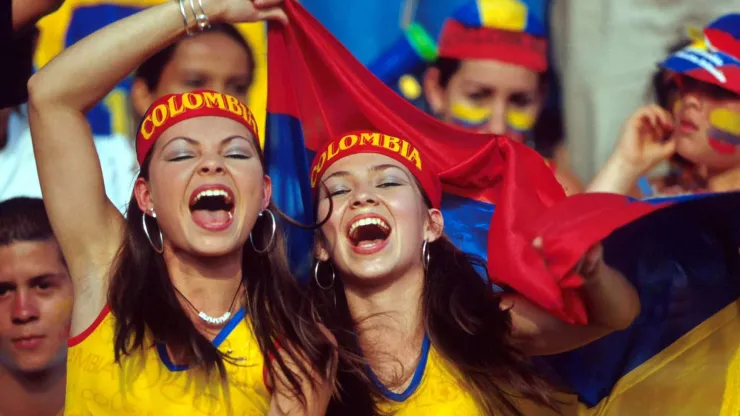 Hinchas de Colombia en 2001
