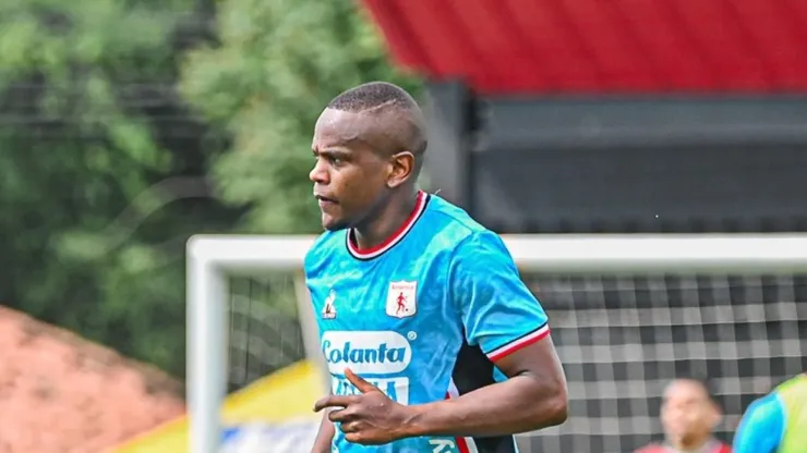 Candelo entrenando con el América
