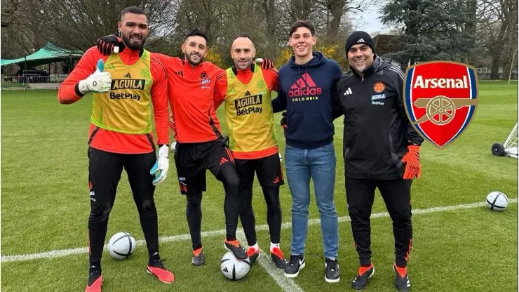 Alexéi Rojas con los arqueros de la Selección Colombia de Mayores.
