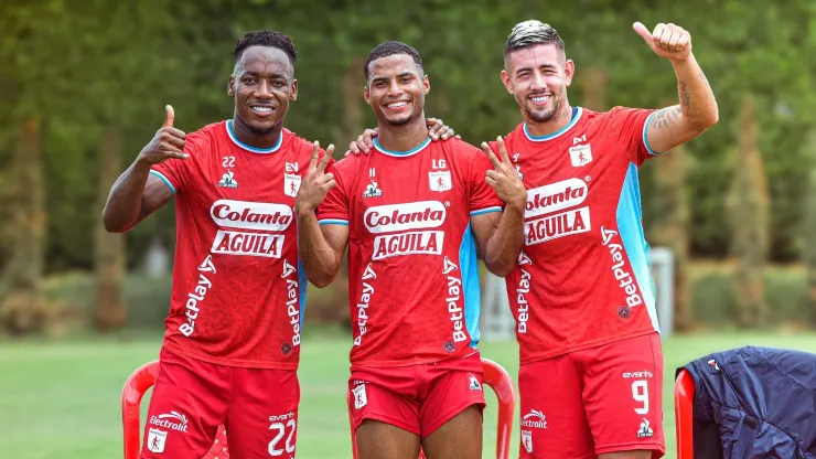 Jugadores de América de Cali en el entrenamiento.
