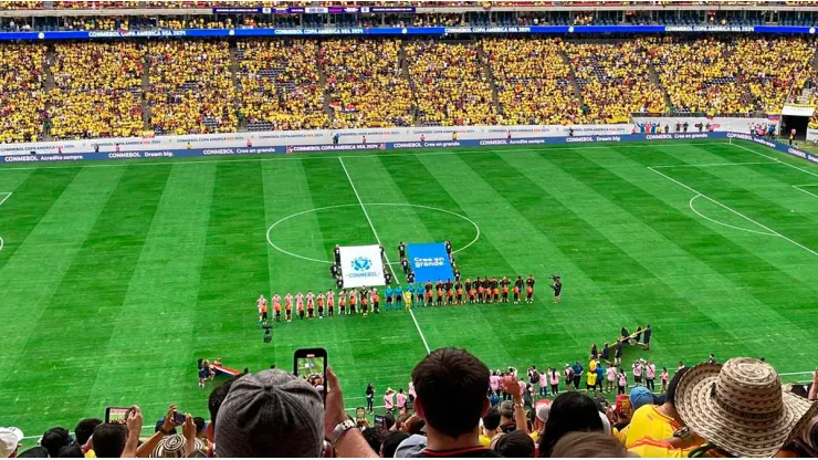 Actos protocolarios en el NRG Stadium entre Colombia y Paraguay.
