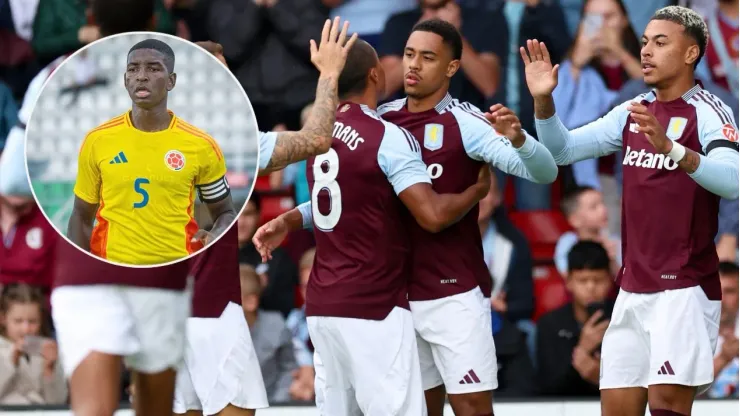 Jugadores de Aston Villa celebrando su gol.
