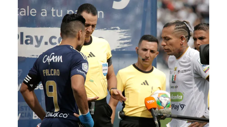 Wilmar Roldán Referee central , Radamel Falcao de Millonarios , Dayro Moreno del Once Caldas. Once Caldas y Millonarios F.C. durante el encuentro por la fecha 9 como parte de la Liga BetPlay DIMAYOR II 2024 jugado en el estadio Palogrande en Manizales.  Photo: VizzorImage / Jonh Jairo Bonilla
