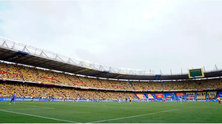 Hinchas de la Selección Colombia en el estadio Metropolitano de Barranquilla.
