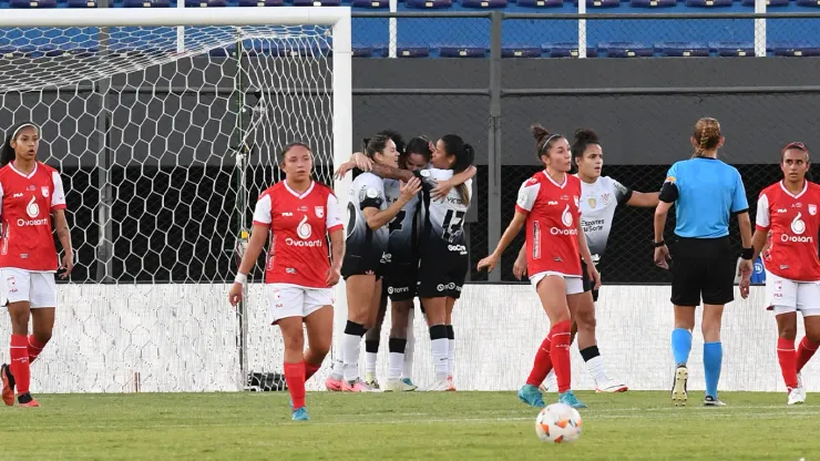 Las jugadoras de Santa Fe no pudieron con Corinthians en la final de la Libertadores.
