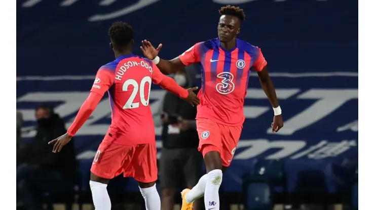 Tammy Abraham of Chelsea (right) celebrates with teammate Callum Hudson-Odoi (left). (Getty)
