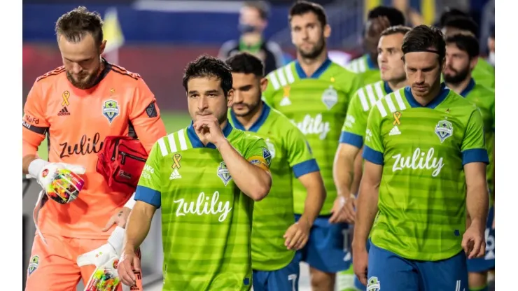 Seatle Sounders players leave the field after beating LA Galaxy 3-1 (Getty).
