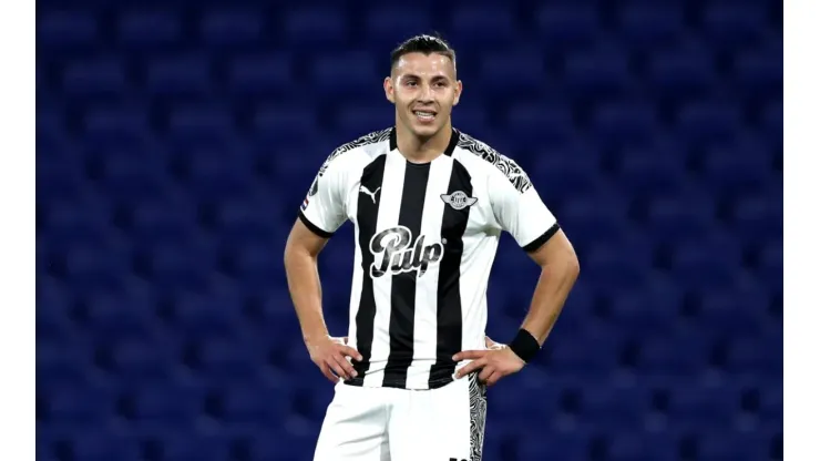 Carlos Ferreira of Libertad during a Copa Libertadores match (Getty).
