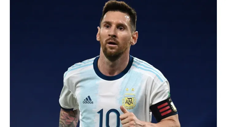 Lionel Messi playing for Argentina (Getty)
