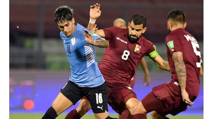 Facundo Torres of Uruguay (left) and Tomás Rincón of Venezuela (Getty).
