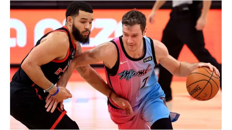 Fred VanVleet guarding Goran Dragic. (Getty)
