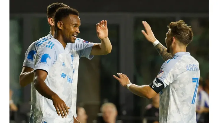 DC United's Ola Kamara (left) celebrates with teammates (Getty).
