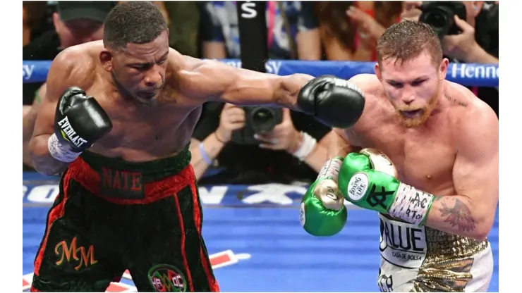 Daniel Jacobs in his foght against Canelo Alvarez
