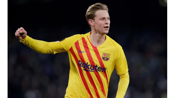 Frenkie de Jong celebrates his goal
