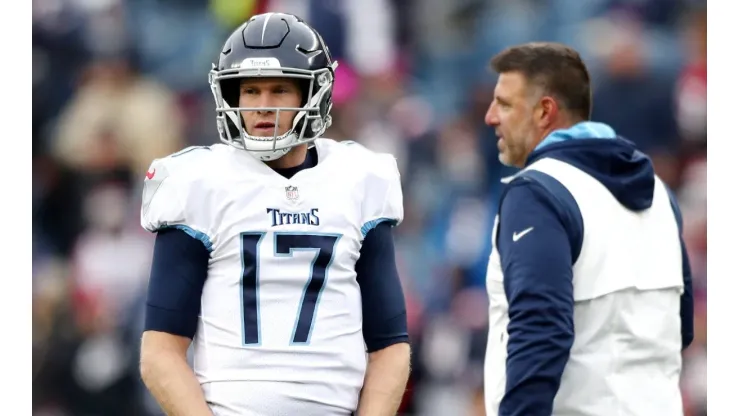 Ryan Tannehill (left) and Mike Vrabel.
