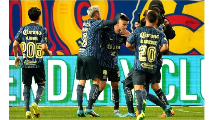 Alvaro Fidalgo of Club America celebrates with teammates
