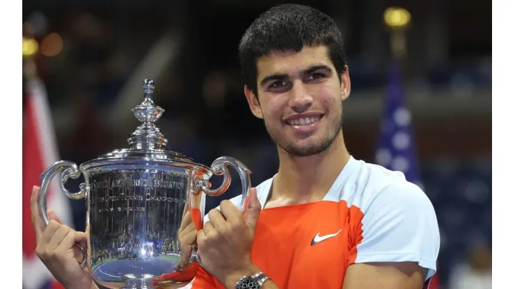 Carlos Alcaraz with the US Open trophy as the 2022 US Open winner
