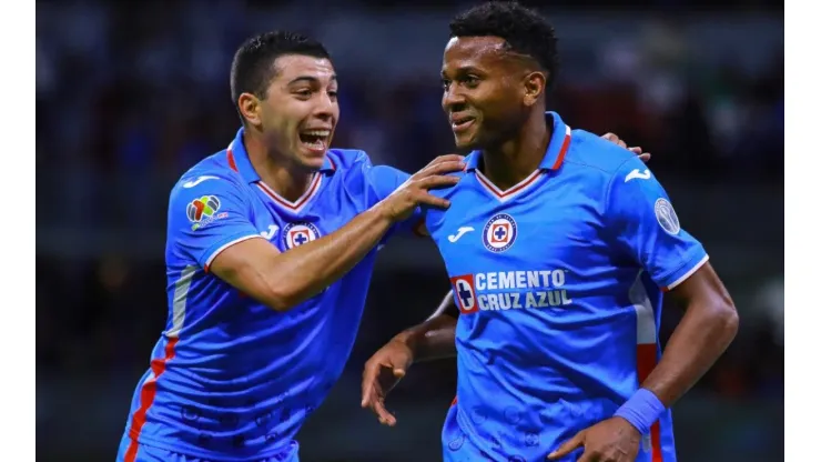 Michael Estrada and Erik Lira of Cruz Azul
