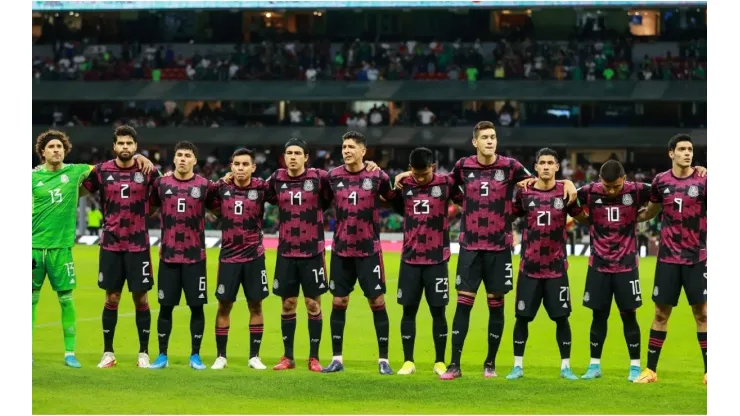 Players of Mexico line up during the national anthem ceremony
