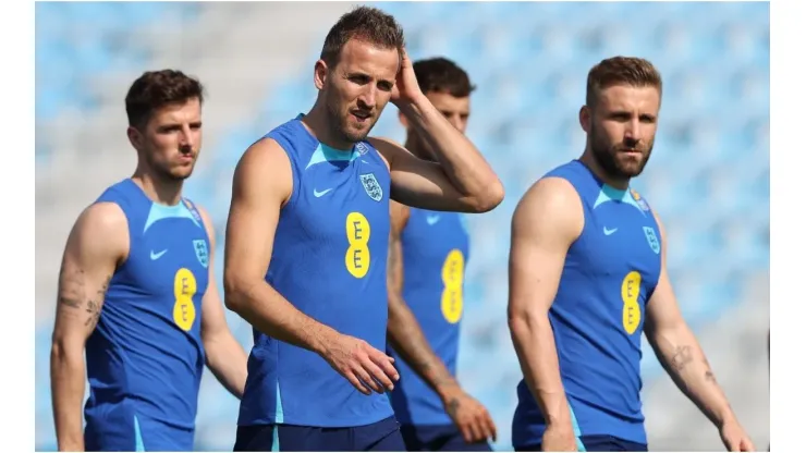 England captain Harry Kane alongside Mason Mount (l) and Luke Shaw (r) during the England Training Session
