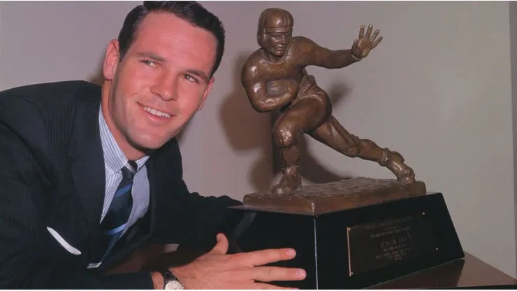 12/3/64-JOHN HUARTE NOTRE DAME QB HEISMAN TROPHY. COLOR DUPE
