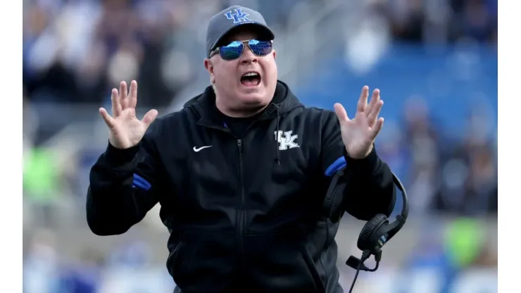 Mark Stoops of the Kentucky Wildcats
