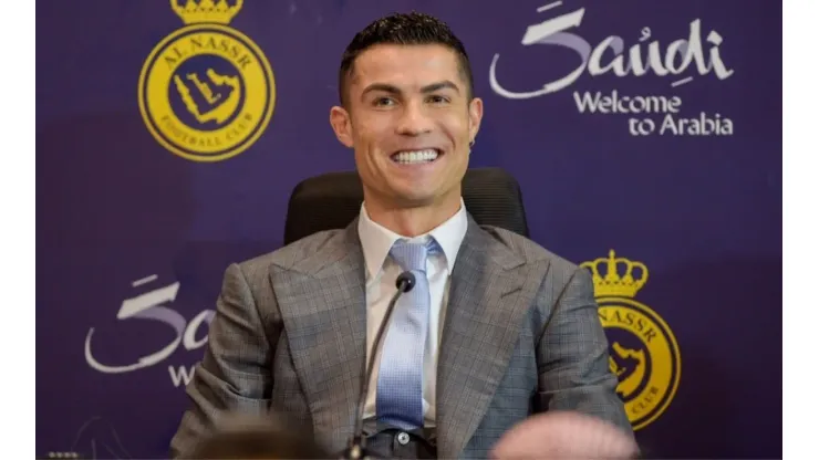 Cristiano Ronaldo with his new Saudi Arabian team, Al-Nassr
