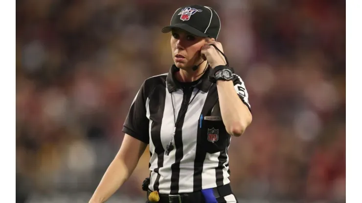 Sarah Thomas referee of the NFL
