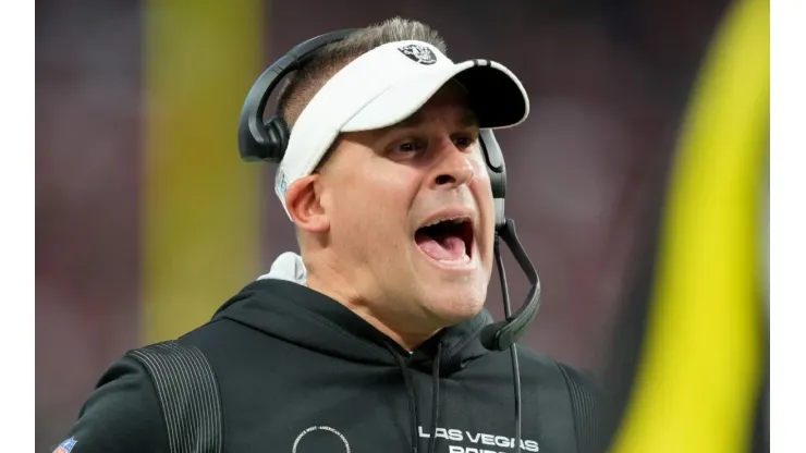 Josh McDaniels head coach of Las Vegas Raiders
