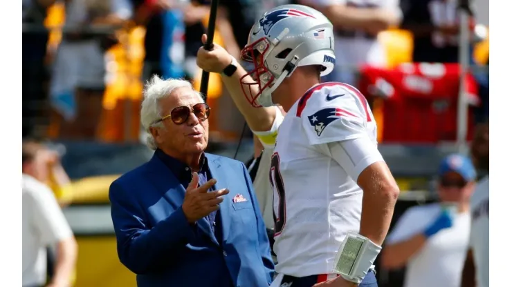 Patriots owner Robert Kraft (left) and Mac Jones.
