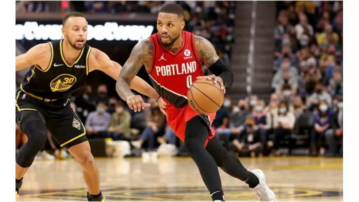 Damian Lillard of the Portland Trail Blazers and Stephen Curry of the Golden State Warrior
