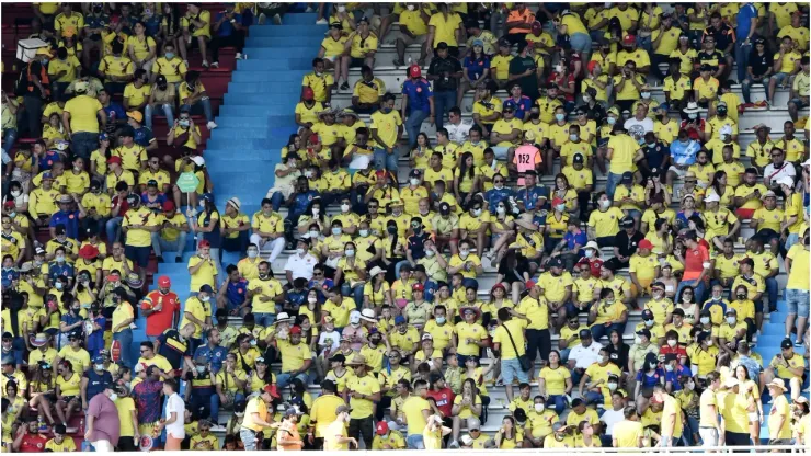 Fans of Colombia wait for the star of a match
