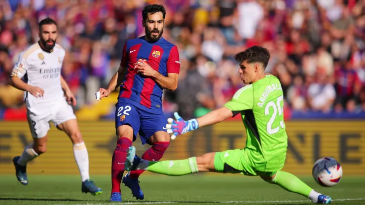 Ilkay Gündogan scores for Barcelona against Real Madrid
