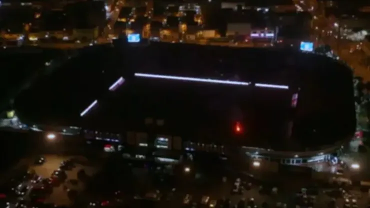 Peru: Home team turn off stadium lights in order to prevent archrivals from celebrating