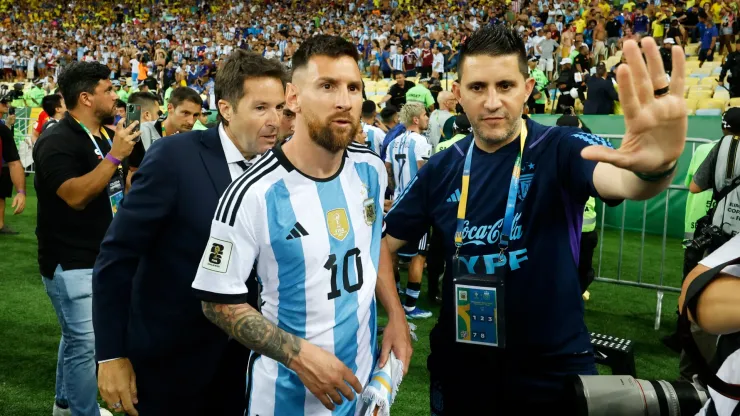 Lionel Messi of Argentina reacts as the match is delayed due to incidents in the stands prior to a FIFA World Cup 2026 Qualifier match between Brazil and Argentina at Maracana Stadium on November 21, 2023 in Rio de Janeiro, Brazil.
