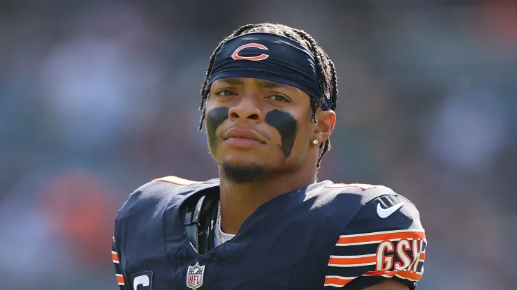 Justin Fields quarterback of the Chicago Bears
