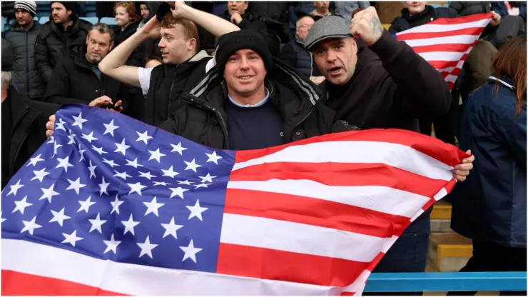 Fans display a USA flag
